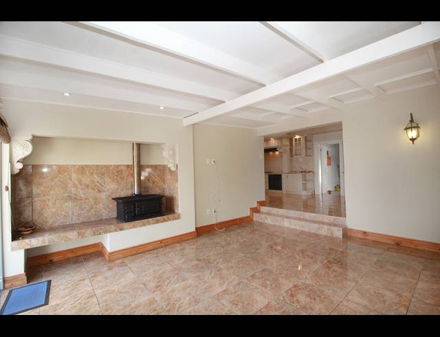4 BEDROOM HOUSE FOR SALE IN HARTENBOS CENTRAL